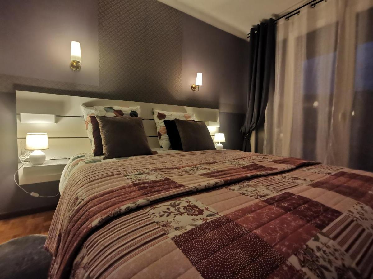 Ferienwohnung Au Pays D'Olmes Lavelanet Exterior foto
